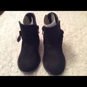 Brand new. Jumping-beans Blk Maisie Toddler Boots